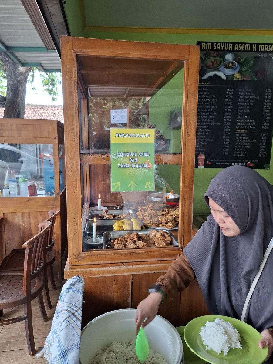 benedikplm's tweet photo. Makan siang
R.M Sayur Asem Betawi H. Masa

📍Jl. Pd. Jaya No.5, Pd. Jaya, Kec. Pd. Aren, Kota Tangerang Selatan, Banten 15224 https://t.co/wiWU5VEsPw