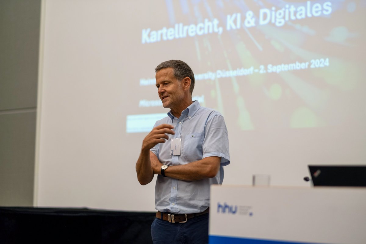 We had our Düsseldorf Open Seminar in #competition law with all those bright PhD candidates 🎓. Special treat: Having <a href="/ProfFionasm/">Fiona Scott Morton</a> for a fireside chat - so inspiring! Carel Maske (Microsoft) discussed #AI with the students, the Düsseldorf lawyers did a mini moot court. <a href="/HHU_de/">Heinrich-Heine-Universität Düsseldorf</a>