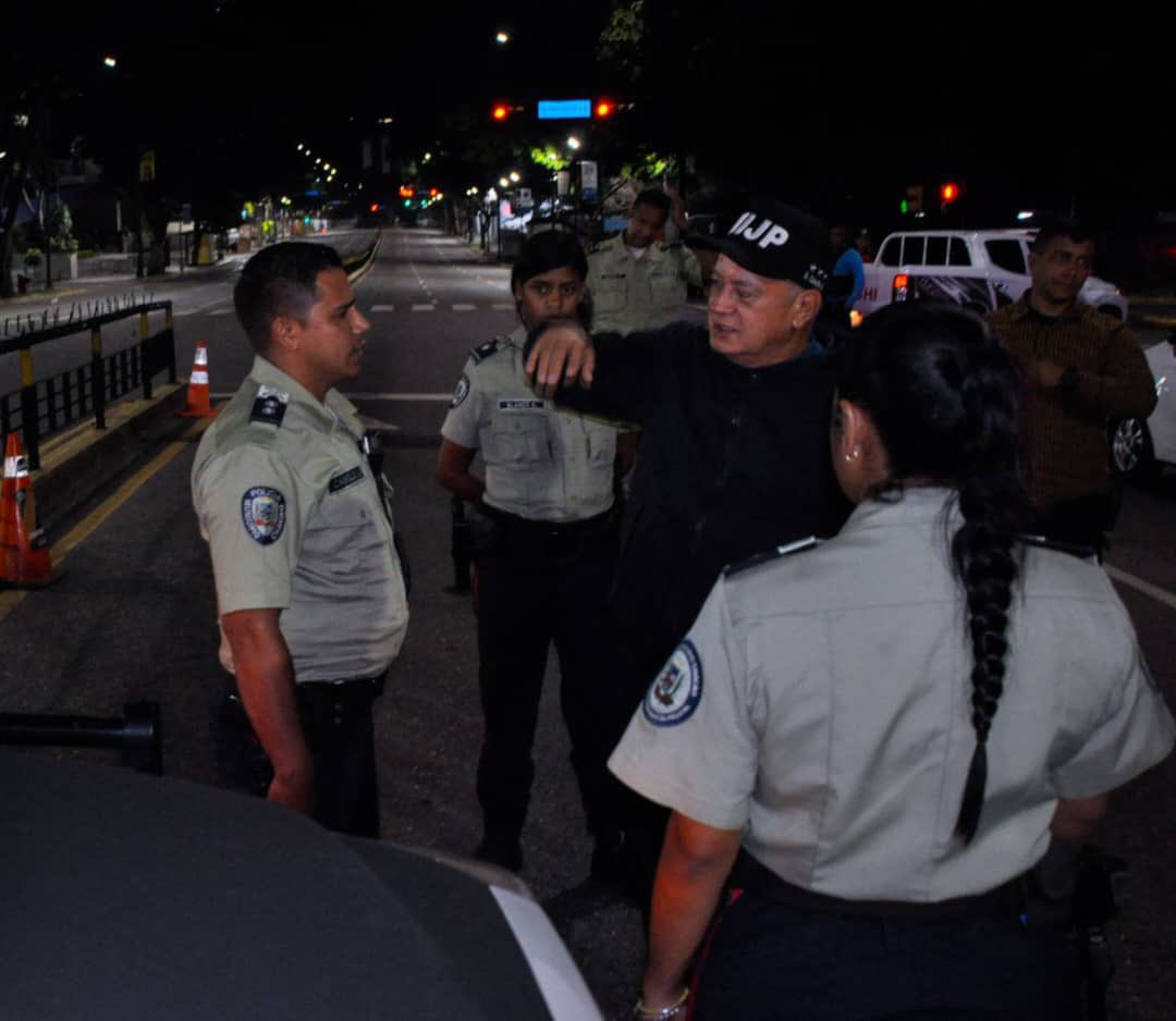 Ministro Cabello: “Los Venezolanos Tendrán Paz en Revolución”

Caracas, 5 de septiembre de 2024 – En una clara demostración del compromiso del Gobierno Bolivariano por garantizar la seguridad y la tranquilidad del pueblo, el ministro del Poder Popular para las Relaciones