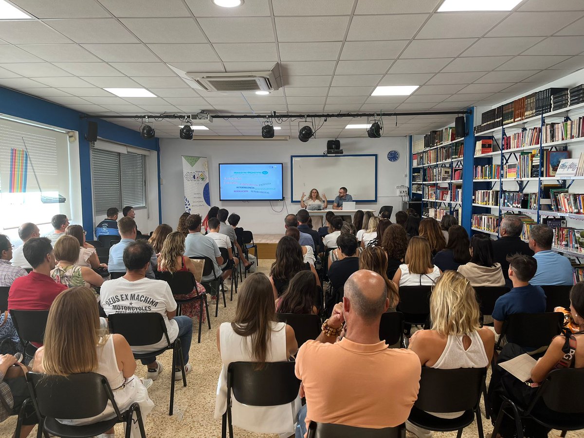 Reunión de familias 1º de ESO
En los próximos días, las familias de todo el alumnado celebrarán la primera reunión de cada nivel con los tutores.
#FamiliasHelios bienvenidas al curso 24/25