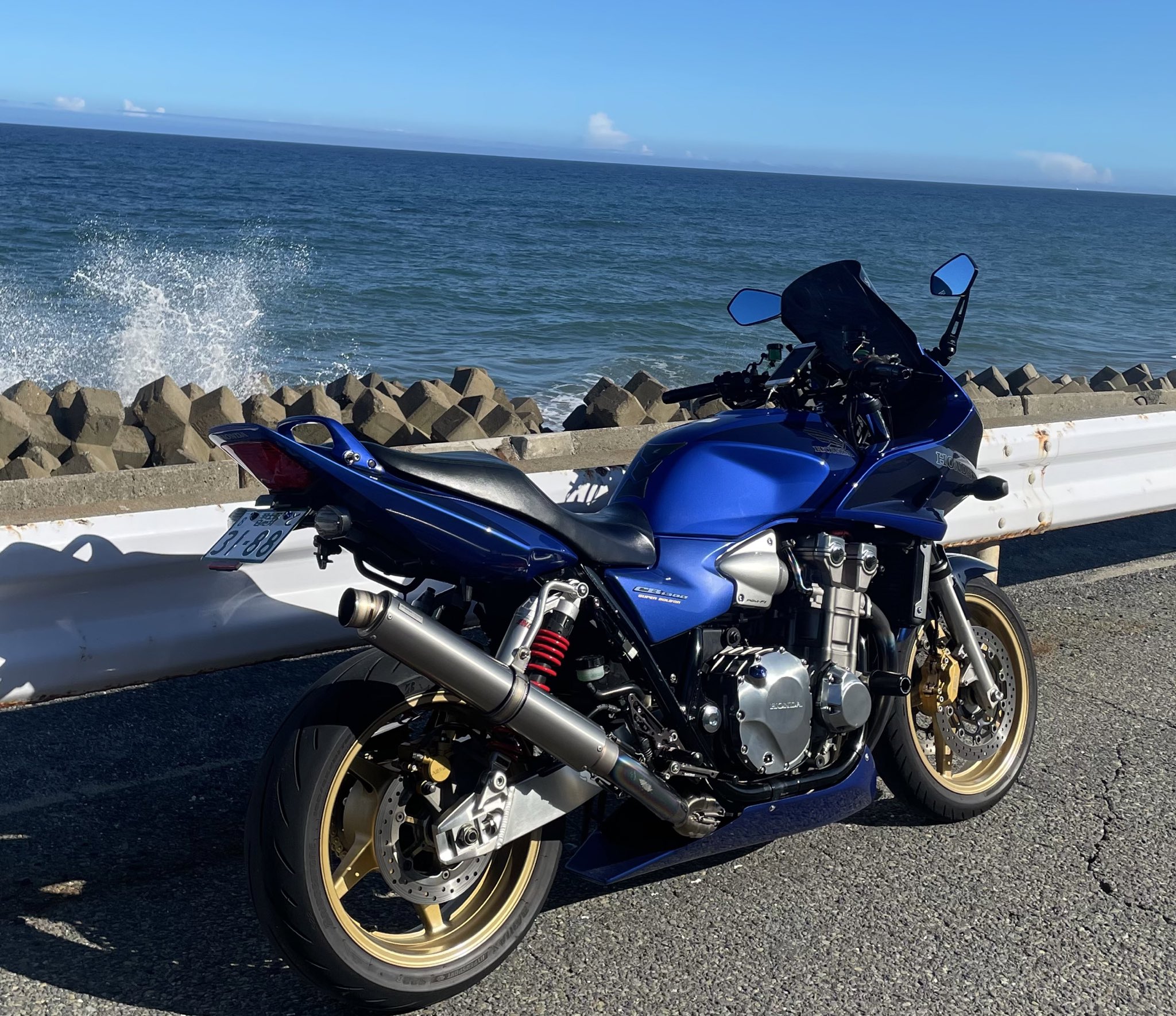 メル35275ページ ※7月上旬まで Mベンツ E250 カブリオレ（ホワイト） | 石垣島のレンタカー