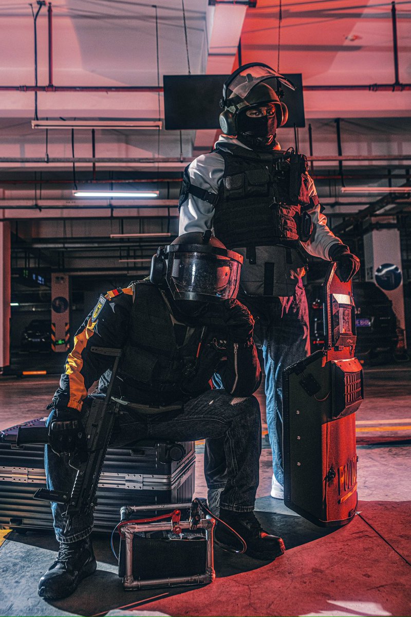 CARLEXIOS_ (@viscor_g) on Twitter photo BANDIT⚡️& BLITZ💥
BANDIT <a href="/Viscor_G/">CARLEXIOS_</a>
BLITZ <a href="/JOHNNYEASTW00D/">@ PaleMetal</a>
摄影 cn神父
后期 cn 桥豆麻袋
#RainbowSixSiege
#R6Community BANDIT⚡️& BLITZ💥
BANDIT <a href="/Viscor_G/">CARLEXIOS_</a>
BLITZ <a href="/JOHNNYEASTW00D/">@ PaleMetal</a>
摄影 cn神父
后期 cn 桥豆麻袋
#RainbowSixSiege
#R6Community