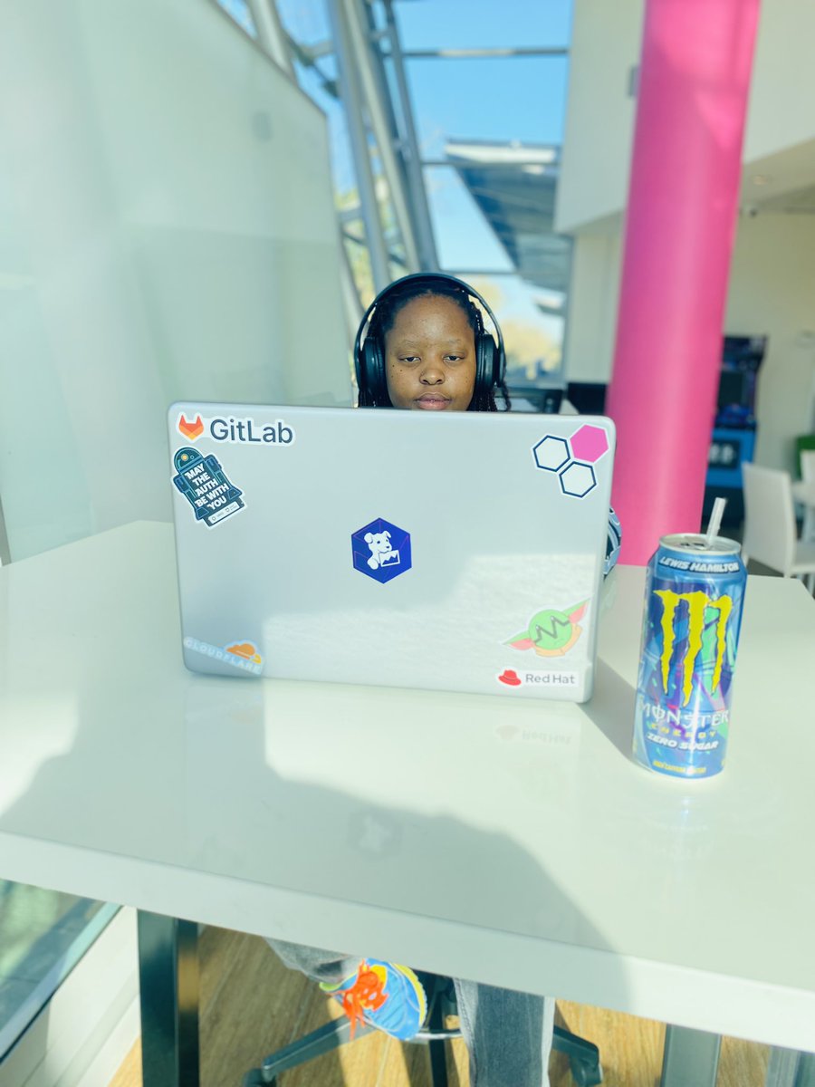 ReaDaCoder's tweet image. Killing bugs