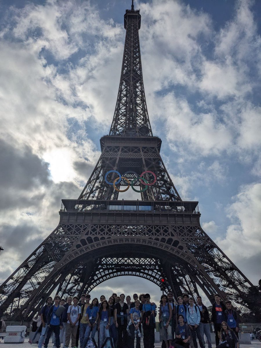 dsden64's tweet image. .@AcBordeaux @dsden64 @jeuxolympiques
[Jeux Paralympiques Paris 2024]
Les élèves de 4e du collège Marguerite de Navarre de @Ville_Pau ont l&apos;honneur d&apos;assister aux épreuves de tennis-fauteuil aux Jeux Paralympiques de Paris.
👍🎾🇫🇷
#JOP2024 
#handicapping 
#Paris2024