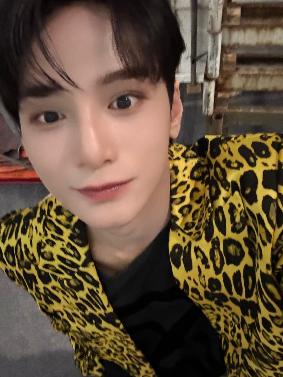 XODIAC_MEMBERS's tweet photo. [#자얀💛] 

SS 패션위크 Recap !💛💛💛

#XODIAC #소디엑 #ZAYYAN #자얀 https://t.co/ZkAeWodj95