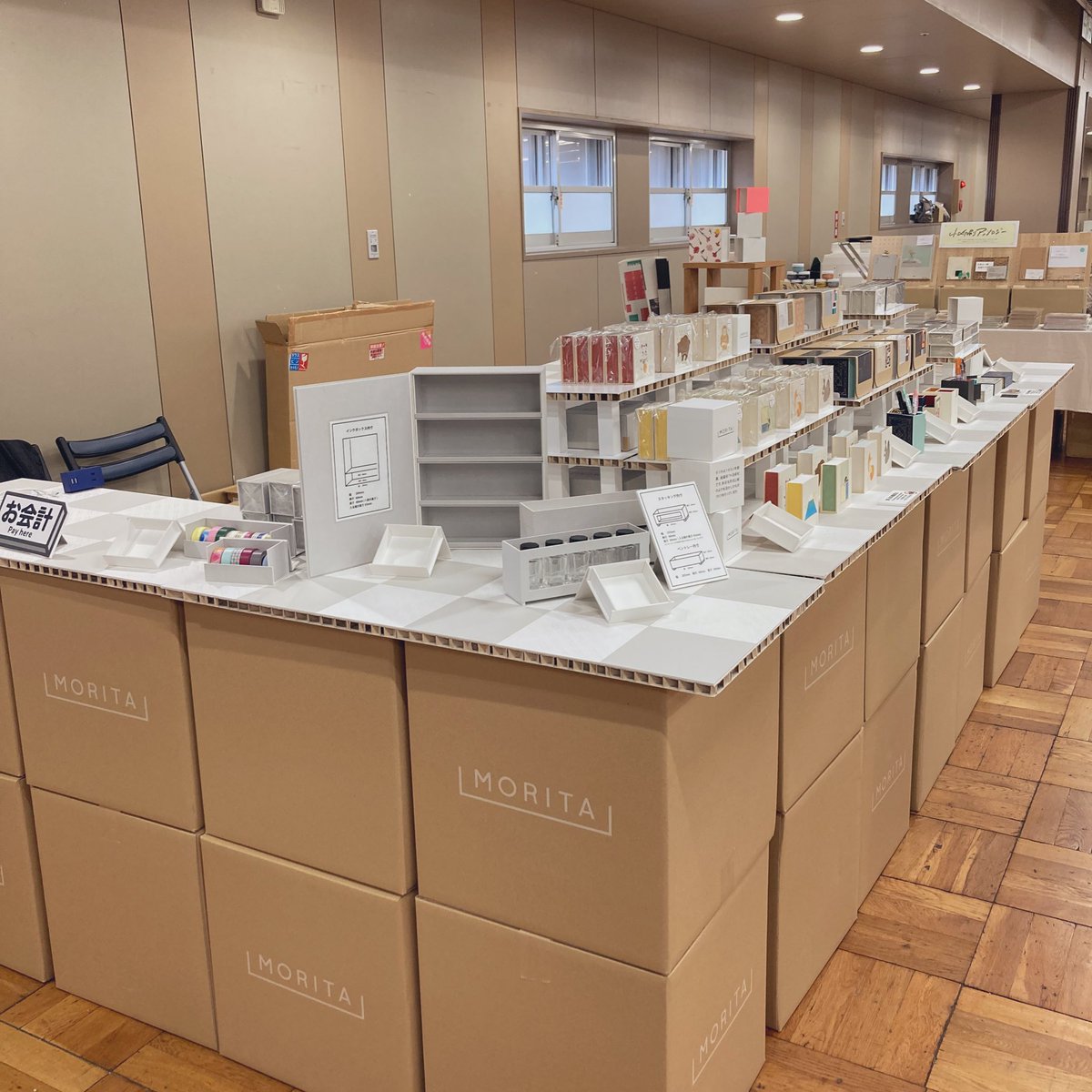 無事に紙博の設営完了です！明日から3日間、浅草の産業貿易センター台東館6Fでお待ちしております✨
モリタブースはキャッシュレス対応・現金不可となりますので、ご了承ください📢
