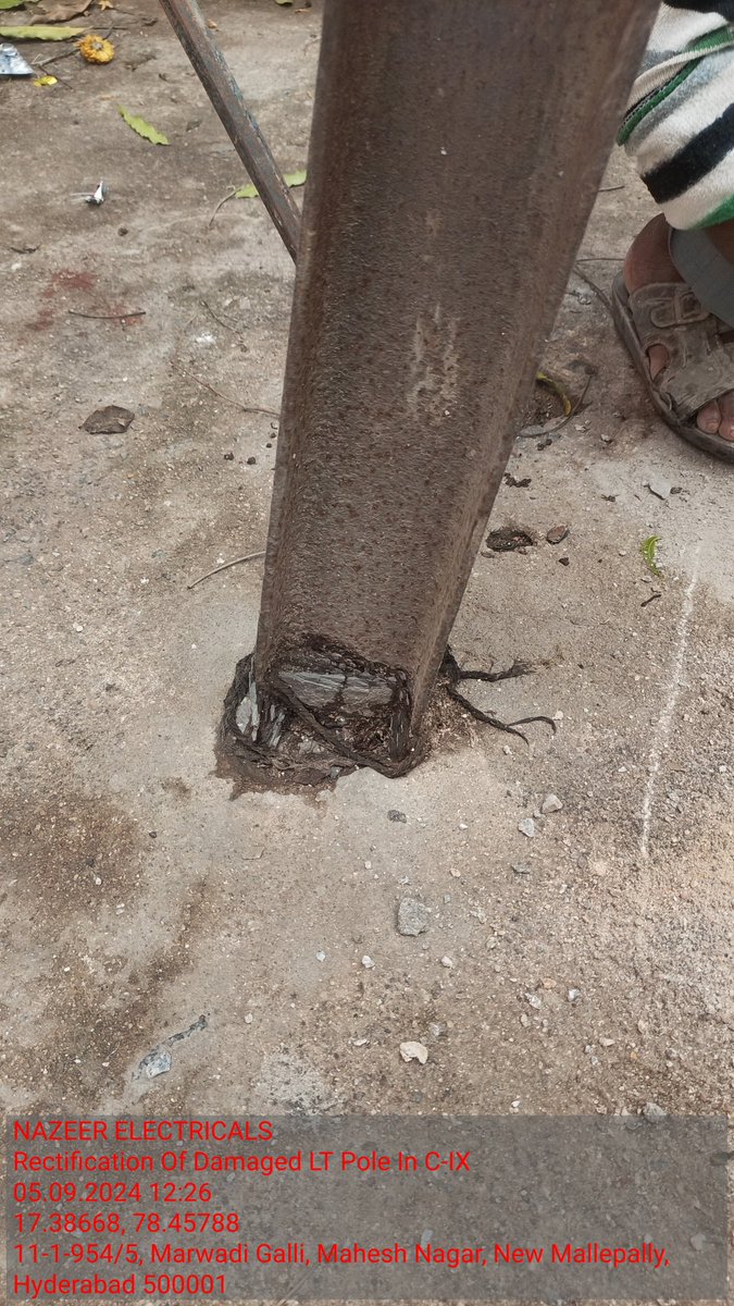 Md_Azeem's tweet photo. @tgspdcl @AdeBegumBazar @se_op_hydsouth Rectification of damaged LT Iron pole in Seetharampet Section https://t.co/d7XjfhwseA
