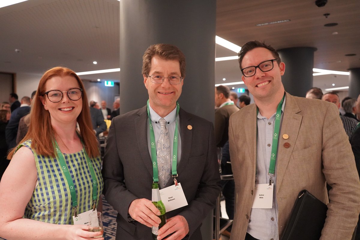 VFPAonline's tweet image. New VFPA CEO Andrew White, Governing Council members and VFPA members attended the AFPA Member &amp;amp; Chamber meetings this week in Melbourne.  

After the meetings, members of industry met for dinner and heard from special guest, NFF President David &apos;DJ&apos; Jochinke.