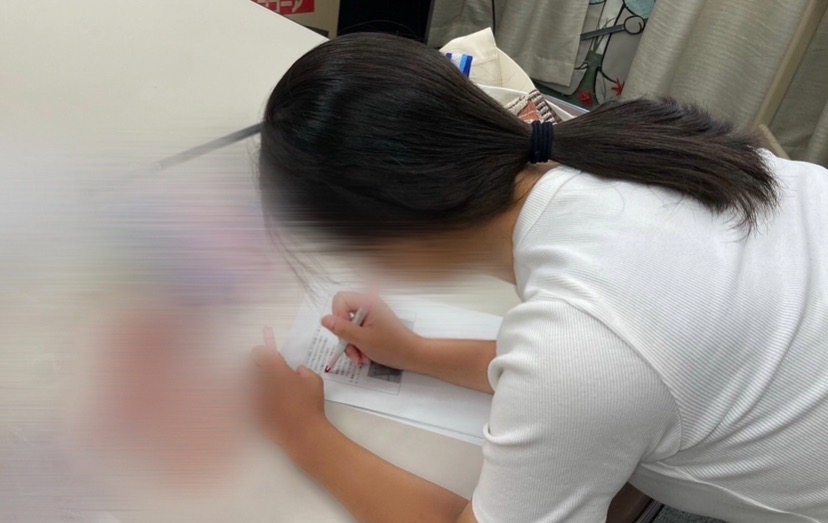 karakure_2024's tweet image. メニュー班による試作品の会議と、試作品の製作が行われました
本番に向けて、試行錯誤を重ねながら製作を進めています！！
#カフェからくれない
#京都文教大学
#Kbu
#近江勧学館