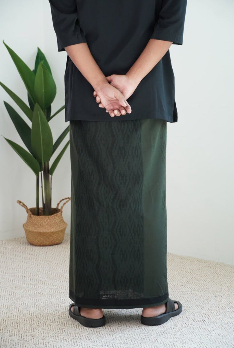 aisarroses's tweet photo. weii !! aku baru jumpa kurta dengan kain pelikat yang comfort and berkualiti premium teruk. kain pelikat tebal and kurta kain sejuk. mudah untuk buat solat korang ! tak menyesal beli jenama amru ni https://t.co/L0YcHUFqCE