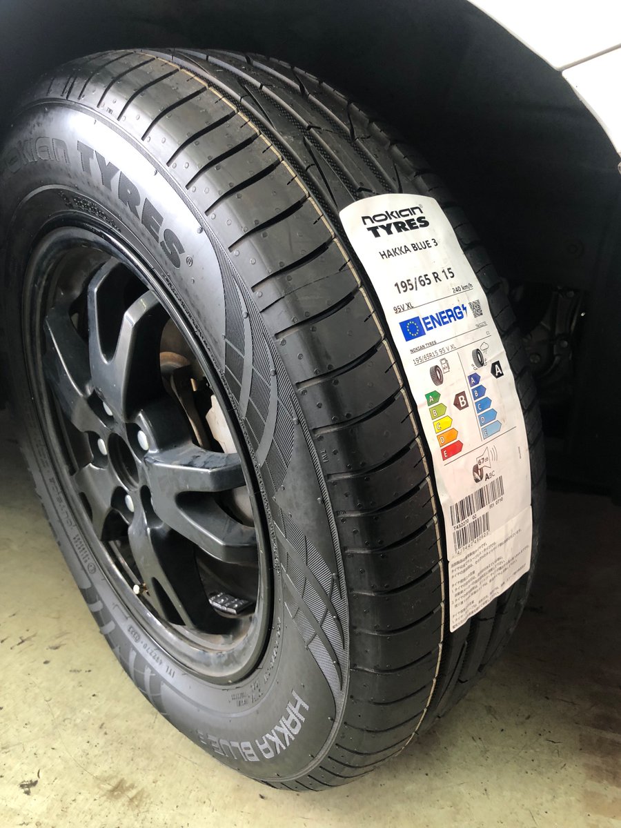 AutolifeYou's tweet photo. ワイヤーが見えるほど危険な状態だったタイヤを交換。nokianハッカブルー3を装着させていただきました。

#TOYOTA 
#PRIUS
#トヨタ
#プリウス
#nokian
#nokianTYRES
#HAKKABLUE3
#ノキアンタイヤ
#ハッカブルー3
#タイヤ交換 
#nokianTYRES正規販売店 https://t.co/cWxD6xJOVP