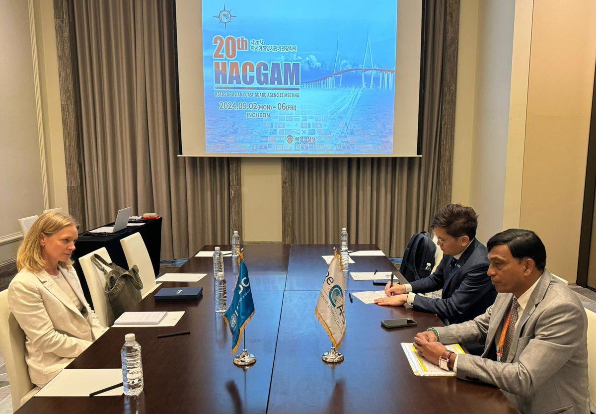 recaapisc's tweet photo. Mr Krishnaswamy Natarajan, Executive Director #ReCAAP, met with Ms Siri Bjune, Head of UNODC Global Maritime Crime Programme at the 20th #HACGAM.
Discussed ways to strengthen cooperation in combating transnational maritime crime, such as maritime terrorism, piracy and armed robbery against ships in Asia.
Since 2018, ReCAAP ISC has participated in the Contact Group Meetings on the Sulu and Celebes Seas organised by @UNODC_MCP. 🇺🇳
Explored areas of cooperation in conducting joint activities for mutual benefits.
#bilateraltalks #maritime #safetyatsea #HACGAM #shipping #safetyatsea #searobbery