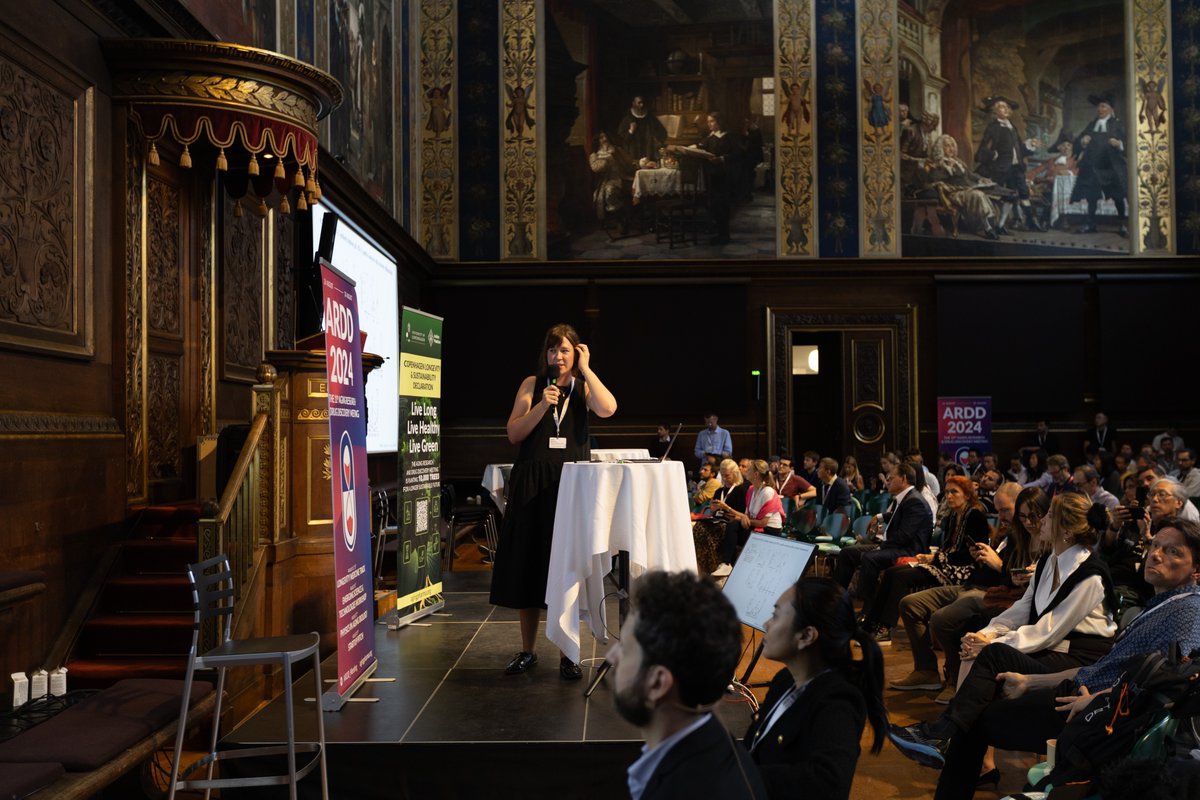 It was great to present my latest work on targeting PD-L1 to enhance the immunosurveillance of senescent cells <a href="/ARDD_Meeting/">ARDD Meeting</a> in Copenhagen. #ARDD2024 <a href="/KrizhanovskyLab/">Valery Krizhanovsky</a> <a href="/amitmechaging/">Amit Agrawal</a>