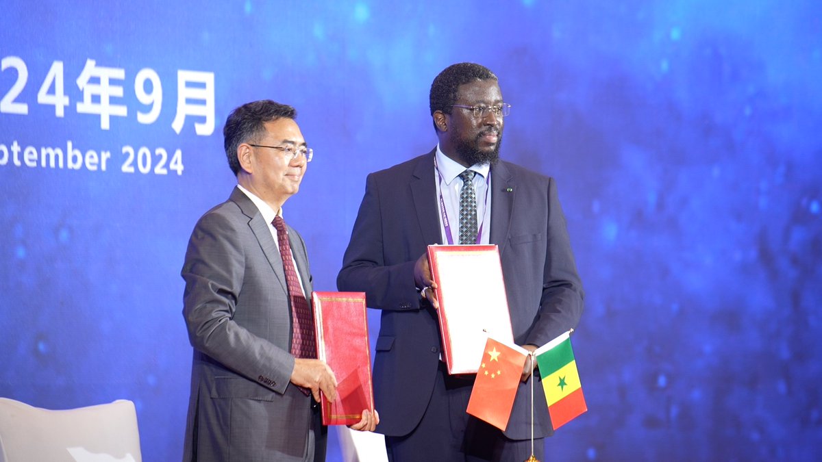 wulei2020's tweet photo. 🎉China National Space Agency &its counterpart in #Senegal signed an agreement on International Lunar Research Station (#ILRS)cooperation, during the opening ceremony of the 2nd International #DeepSpaceExploration Conference in Anhui Province on Thursday. @maramkaire @AsesAgence https://t.co/i5Ok2xclx8
