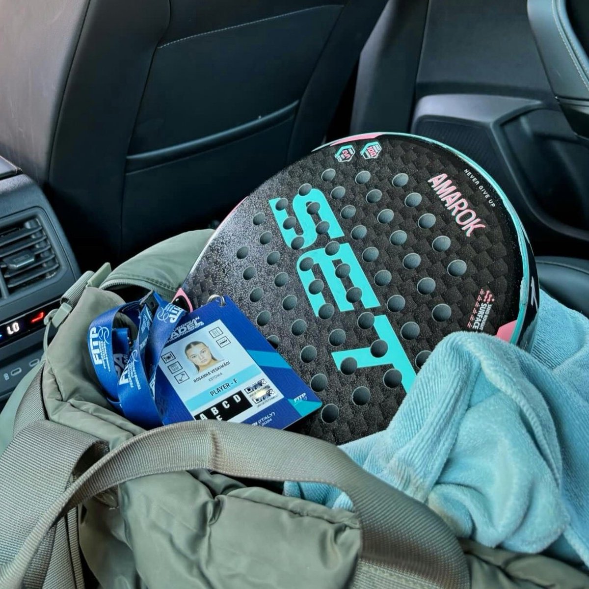 ✔ The perfect travel partner

#Amarok🎾  👉🏽 Rosanna Veskimagi 

setsport.es 

#SET #SETPadel #SETsport #ThePowerOfEnjoy #ThePowerOfSET #NeverGiveUp