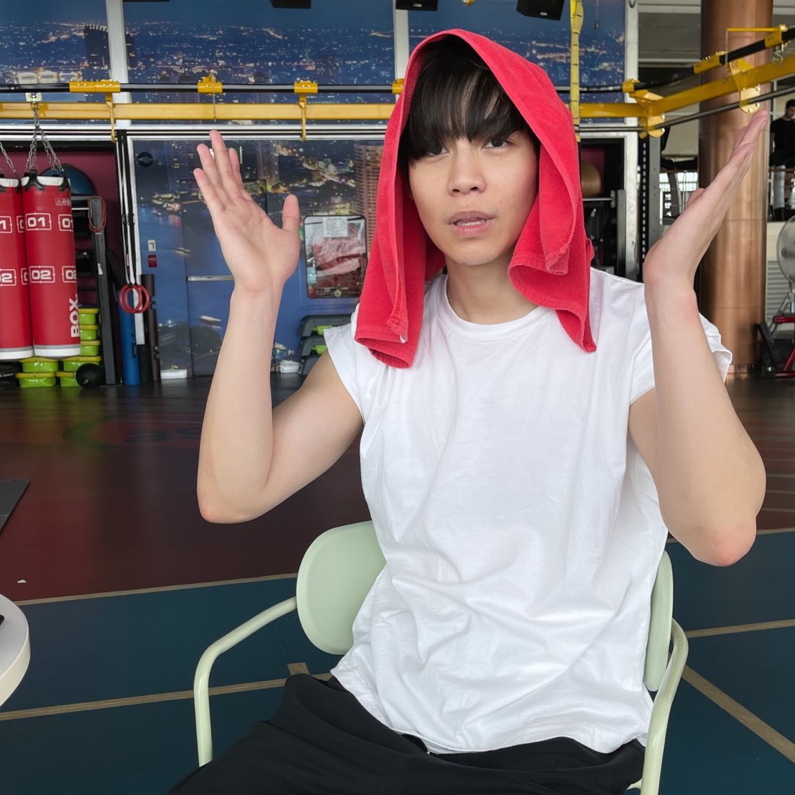 firstkhao_spain's tweet photo. 🧡 | Firstkhao in the gym

• Resulta que First y Khao ahora entrenan juntos en el mismo gimnasio 👀 será que tendremos contenido de ellos haciendo ejercicio

🔗 : dorn.slpnw on ig

#Firstkanaphan #กองทัพของเฟิร์ส #khaotungg #เด็กน้อยของขต #เฟิร์สข้าวตัง https://t.co/6yEmlgHkBa