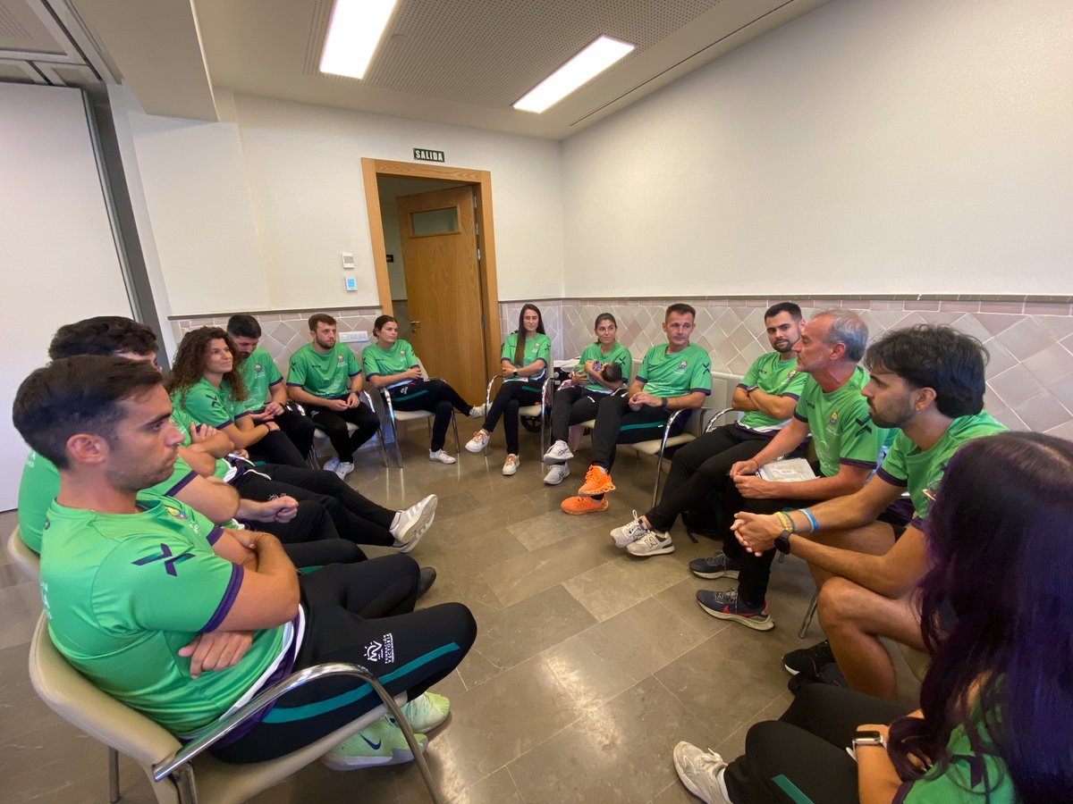 ED_FundacionSMV's tweet photo. Preparamos la temporada con mucha ilusión, energía y motivación. Nos espera un curso escolar apasionante en el que disfrutaremos del deporte en familia.

¡Estamos listos para empezar!🤩
#SomosEscuelaDeportiva https://t.co/MMusrQIrDk