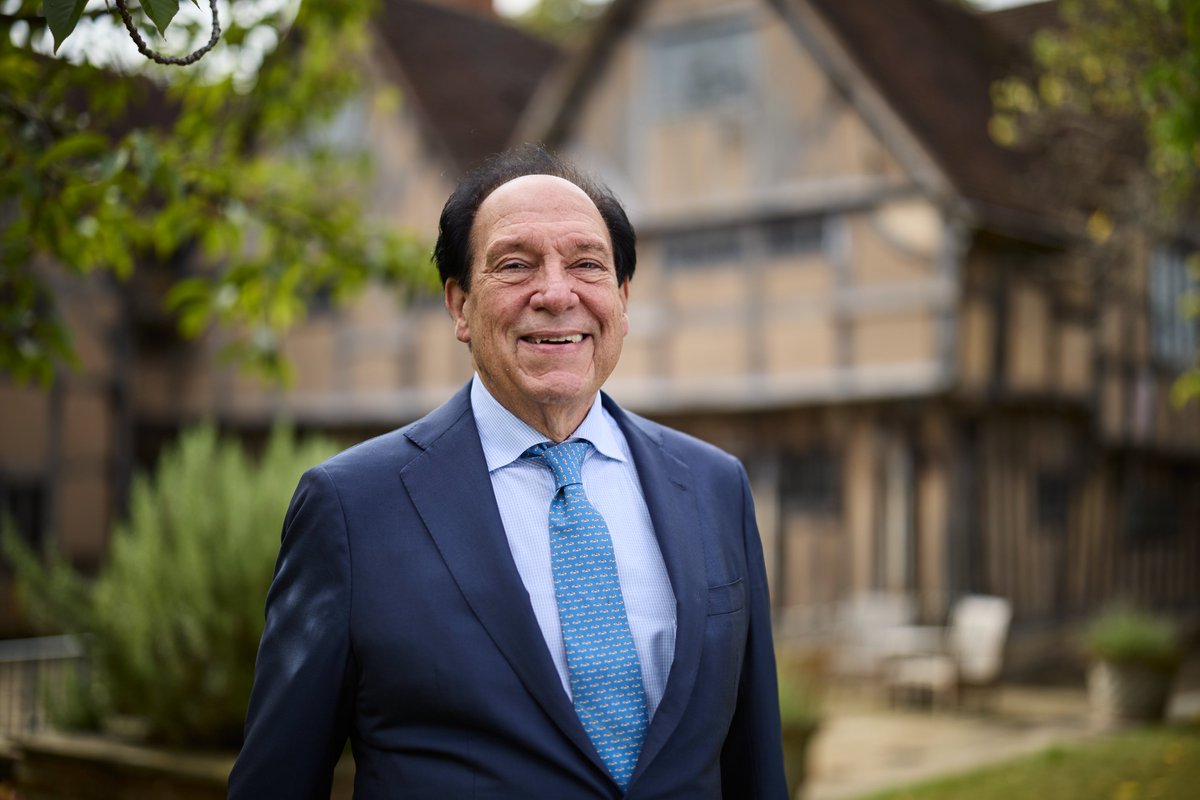 📢 Acclaimed American playwright Ken Ludwig has donated £1 million towards conservation efforts at Hall’s Croft

🧵 1/8
