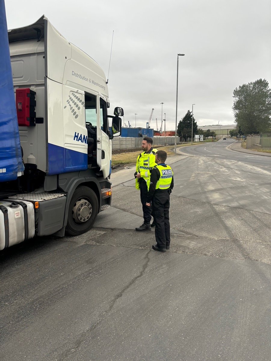 HumberbeatNEL's tweet image. Immingham NPT carried out vehicle checks at Immingham Docks yesterday as part of Operation Coastline and they have been engaging with local businesses on the docks to prevent and deter crime #inyourcommunity #portsafe #opcoastline