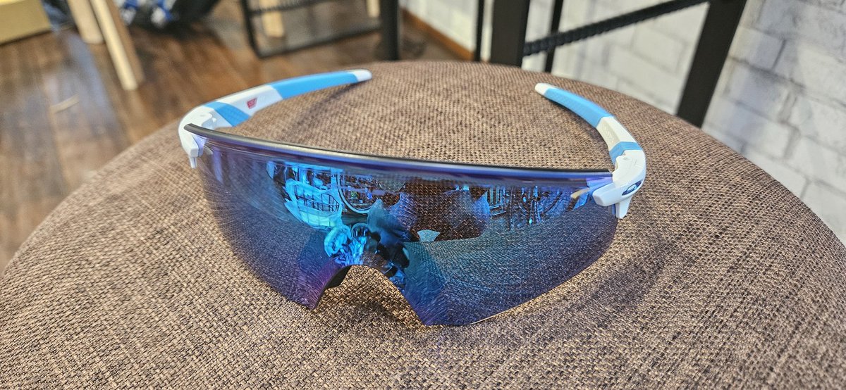 o10usun's tweet photo. ちなみにお気に入りはこれ✨
また買っちゃうなぁ～(涙)

#GHOSTCYCLE
#OAKLEY https://t.co/geg52weZSa