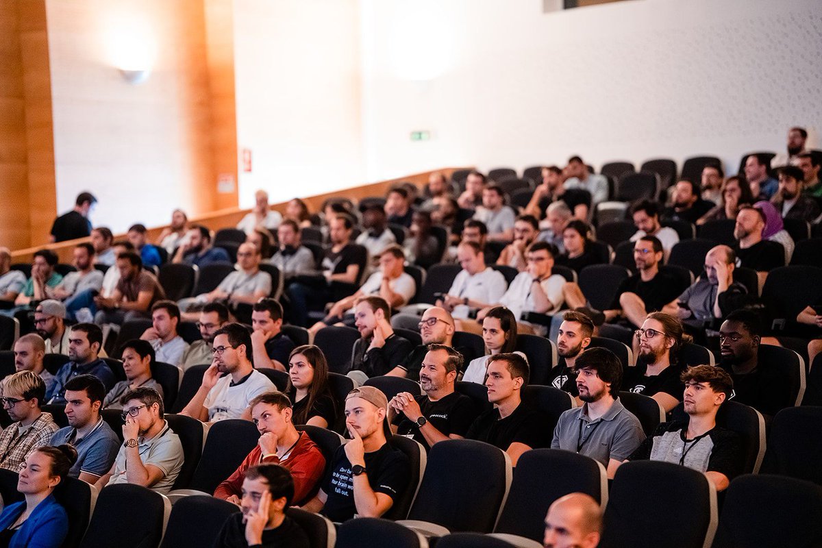droidconLisbon's tweet photo. 📢 Join the conversation! Use the hashtag #dclx24 to share your thoughts, highlights, and experiences throughout #droidconLisbon. We can't wait to see your posts and connect with you!

Let's make this event unforgettable together! 🎉✨ #AndroidCommunity https://t.co/0FnbojpvUt