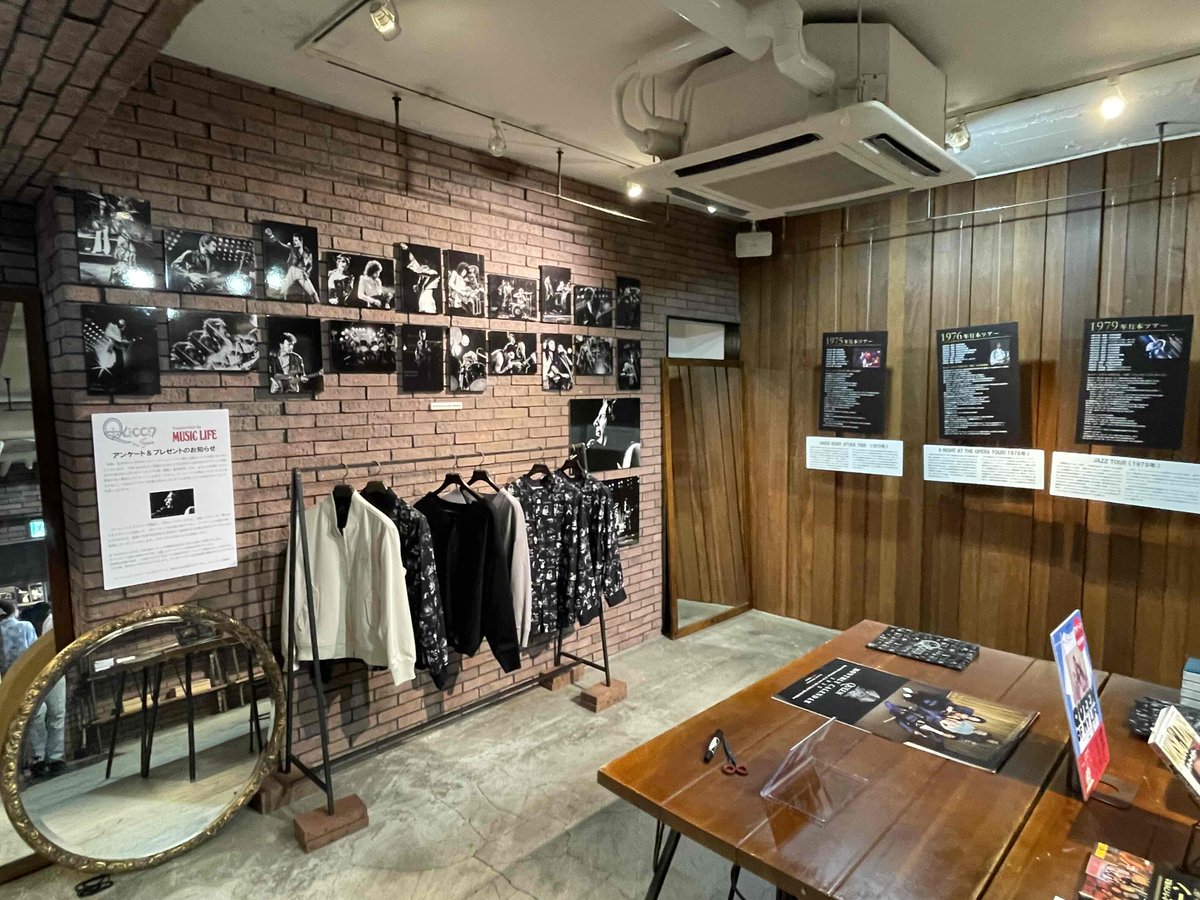 musiclife_club's tweet photo. 本日、9月5日はフレディ・マーキュリーの誕生日です。彼の誕生日を祝い、エイズ撲滅を願う“FREDDIE FOR A DAY”の日に、クイーン来日50周年 glamb『QUEEN in JAPANベスト・ショット・パネル展』が始まりました！（入場無料  9/8（日）迄）ぜひ遊びに来てください！
https://t.co/95HV5zkKIO https://t.co/ypHKAND6KV