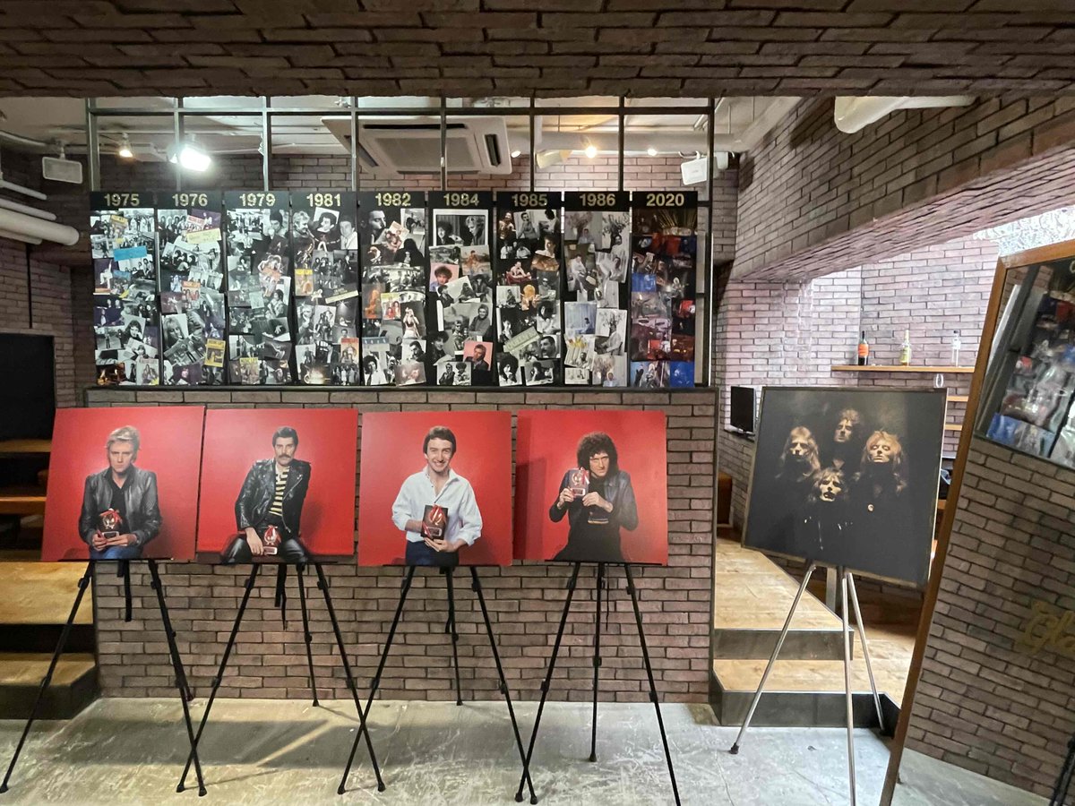 musiclife_club's tweet photo. 本日、9月5日はフレディ・マーキュリーの誕生日です。彼の誕生日を祝い、エイズ撲滅を願う“FREDDIE FOR A DAY”の日に、クイーン来日50周年 glamb『QUEEN in JAPANベスト・ショット・パネル展』が始まりました！（入場無料  9/8（日）迄）ぜひ遊びに来てください！
https://t.co/95HV5zkKIO https://t.co/ypHKAND6KV