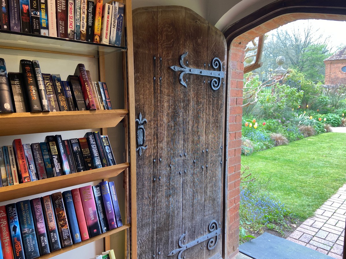TODAY (6 Sept) is #nationalreadabookday which we think should be a national holiday.
All good reading starts with a good bookshop and here's a few we like to get your reading of to a great start.
<a href="/SizerghCastleNT/">NT Sizergh</a> @AttinghamParkNT @NTPackwood <a href="/snowshillmanor/">Snowshill Manor NT</a>