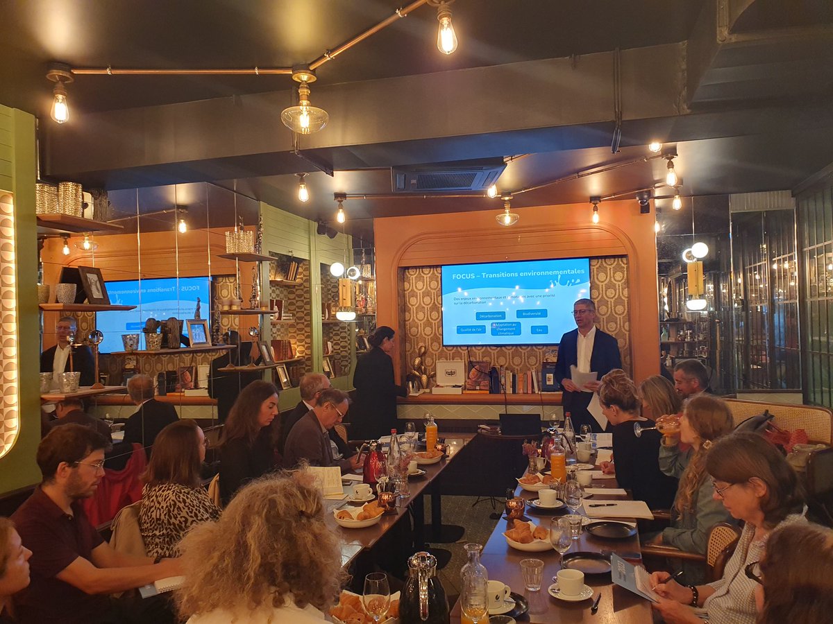 #Medias 
En direct de notre  conférence de presse, Pascal Le Brun rappelle que dans un contexte de rentrée complexe et très agité,  la priorité des  cooperatives laitières reste le soutien de la  compétitivité des exploitations et des produits laitiers"