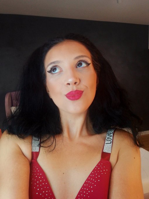 Guess what I&rsquo;m thinking about 💦 https://t.co/gj80cuq4nt<a href="/tag/model"class="tags"><span>#model</span></a><a href="/tag/blonde"class="tags"><span>#blonde</span></a><a href="/tag/glasses"class="tags"><span>#glasses</span></a><a href="/tag/redlips"class="tags"><span>#redlips</span></a>