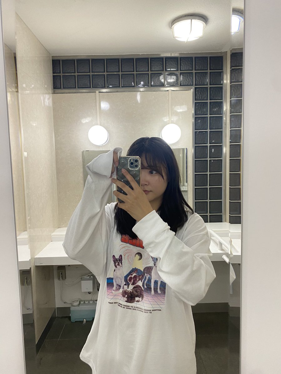 1枚目の彼氏の写真撮るセンス皆無すぎて逆に愛おしいよーー✌🏻✌🏻
最近夜涼しくて長袖着れるの嬉しい🙂🙂