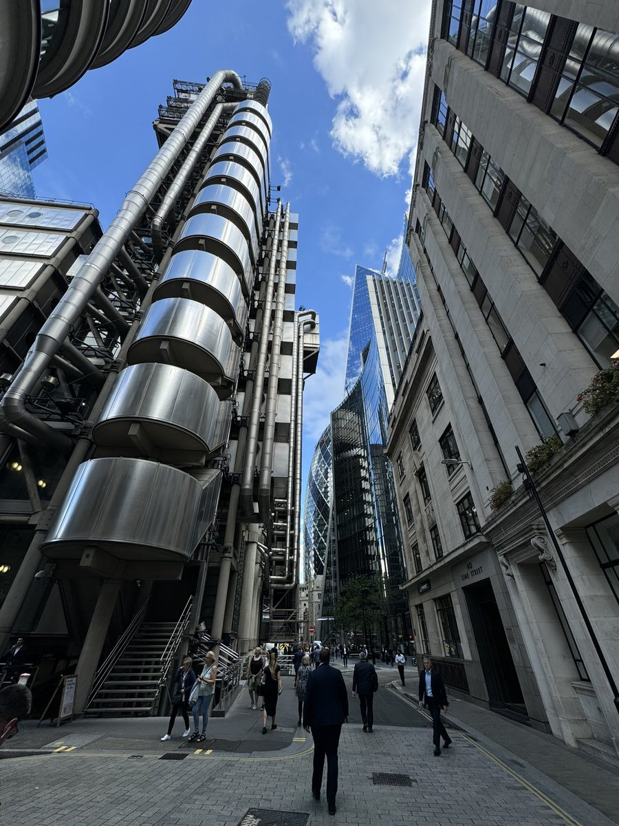 hubflowspace's tweet photo. @hubflowspace in the City!
#ownfrontdoor
#whitelabelservice
#B2B
#servicedoffices
#zone1london
#thesquaremile https://t.co/71d6k6r727