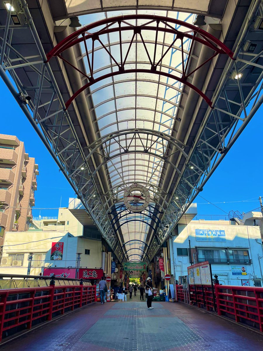 yoewo's tweet image. 弘明寺商店街。渋い。商店街マニアです。都内の商店街はほぼ行った気がする。#商店街 #アーケード街
