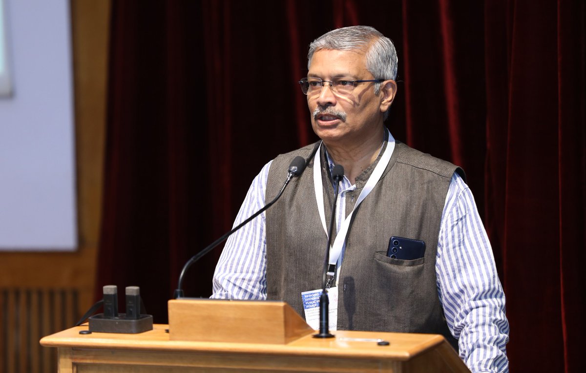 iimb_official's tweet image. The 4th Annual Global Symposium on #HealthPolicy &amp;amp; #SystemsResearch, Bringing Evidence into Public Health Policy (EPHP), kicked off today at #IIMB. A sapling was planted to symbolize the growth of knowledge &amp;amp; collaboration needed to build #sustainable health systems. #EPHP2024