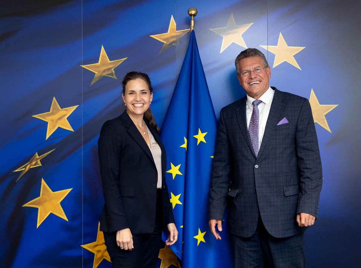 Maroš Šefčovič🇪🇺 (@marossefcovic) on Twitter photo Glad to have met 🇩🇰 Minister <a href="/marie_bjerre/">Marie Bjerre</a> and discussed a range of European issues, incl. 🇪🇺🇬🇧 relations. Always valuable to engage and coordinate with our Member States. Glad to have met 🇩🇰 Minister <a href="/marie_bjerre/">Marie Bjerre</a> and discussed a range of European issues, incl. 🇪🇺🇬🇧 relations. Always valuable to engage and coordinate with our Member States.