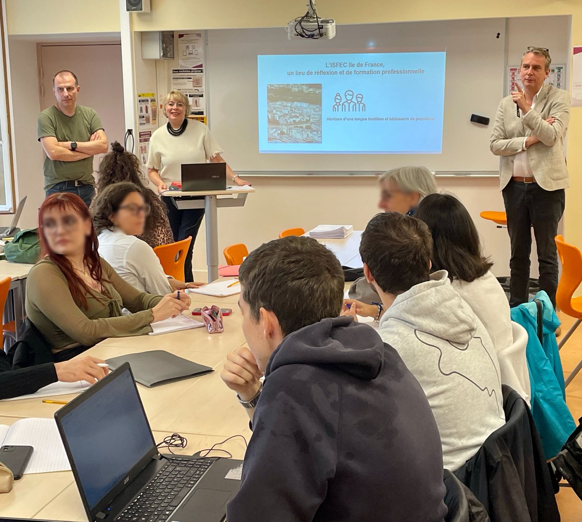ISFEC_AFAREC's tweet image. Ce matin nous avons accueilli les #master2MEEF 2nd degré à l&apos;@ISFEC_AFAREC. Nous leur souhaitons une bonne rentrée et une année riche au niveau personnel et professionnel !!!
#isfec #masterMEEF #college #lycee #Rentréeuniversitaire #enseignementcatholique