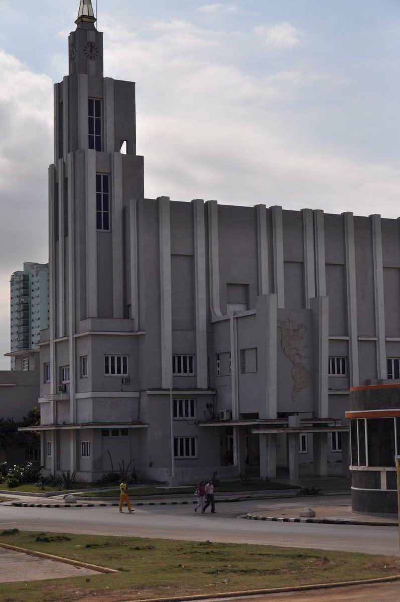 Casa de las Américas en #Cuba respalda hoy la carta abierta del periodista franco-español Ignacio Ramonet dirigida al presidente de los Estados Unidos, Joe Biden, en la cual exige retirar a Cuba de la lista de supuestos patrocinadores del terrorismo.