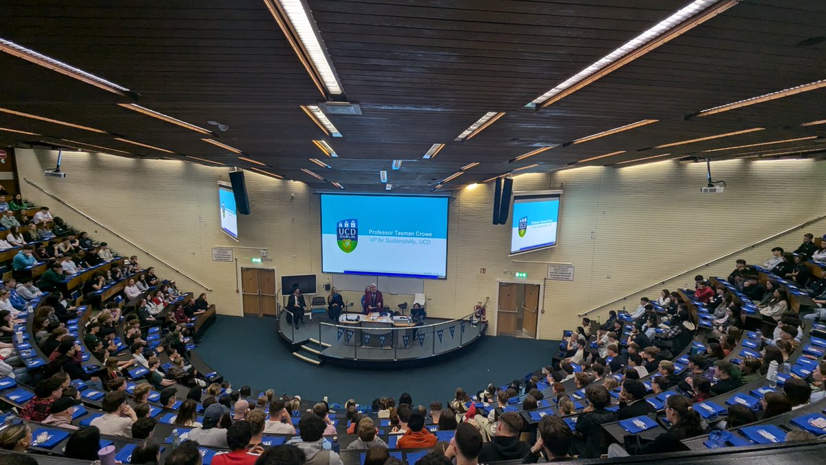 Extending a warm welcome to our 900 new undergraduate students at <a href="/ucddublin/">University College Dublin</a> College of Social Sciences and Law. We hope you are enjoying orientation and we wish you every success in your first semester at UCD!
#HelloUCD #UCDOrientation #WelcomeToUCD #collegelife #UCDCommunity