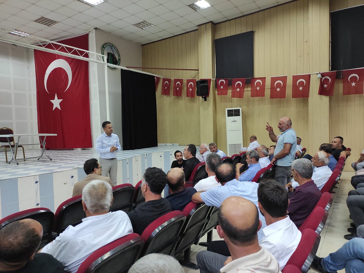 fekeilcetarim01's tweet image. Feke Kaymakamı sayın @SafakKaraca 'ın katılımlarıyla gerçekleştirilen Feke Muhtarlar toplantısında, müdürümüz  @hakki0106 #Destekleme #Modeli hakkında bilgilendirme ve 2025 #ÇKS dosya kabullerinde yenilenen sistemi anlattı.

@TCTarim
@ibrahimyumakli
@gthb_adana