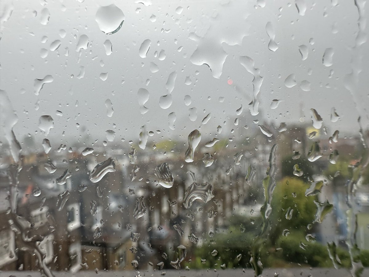 philobr's tweet photo. Although, this is a more classic English view ☔️ https://t.co/Tan2Tooys5