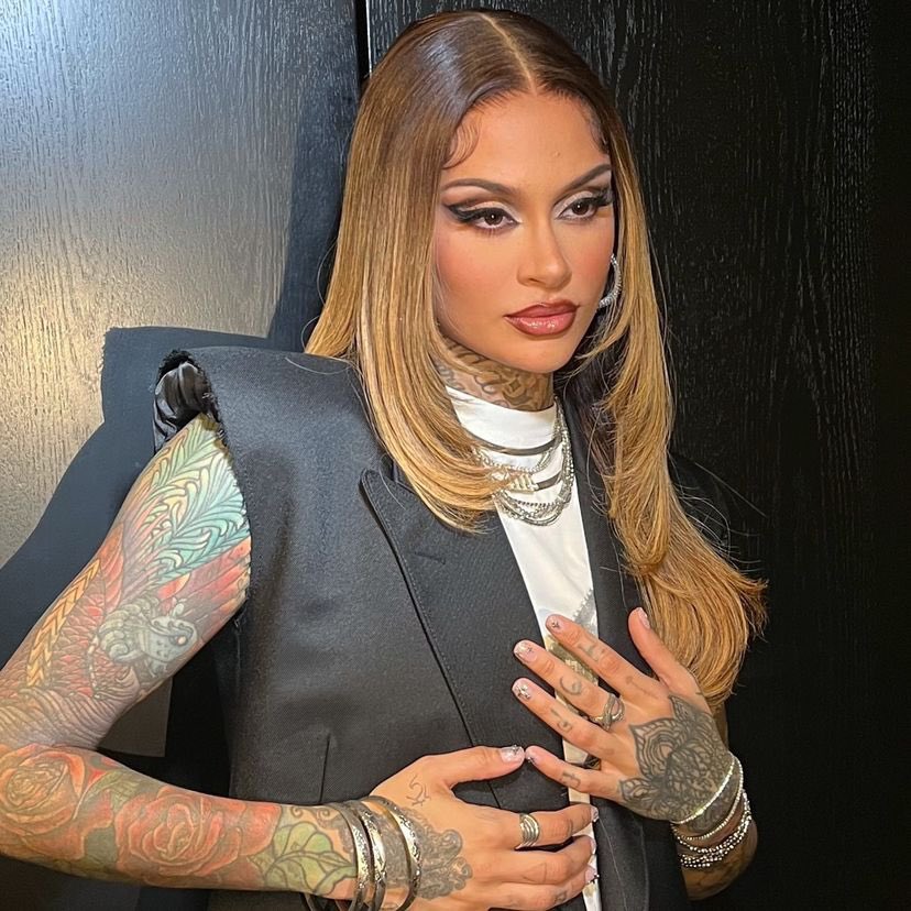 kehlani’s glam for the first day of the CRASH tour. ❤️‍🔥