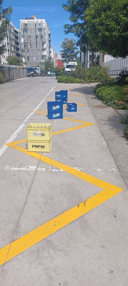 Hacen lo que quieren, cómo quieren y donde quieren.... y Tu a callar!!!