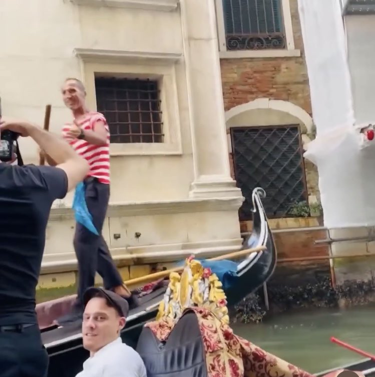 Kerem uno di noi …#KeremBuersinVenezia81