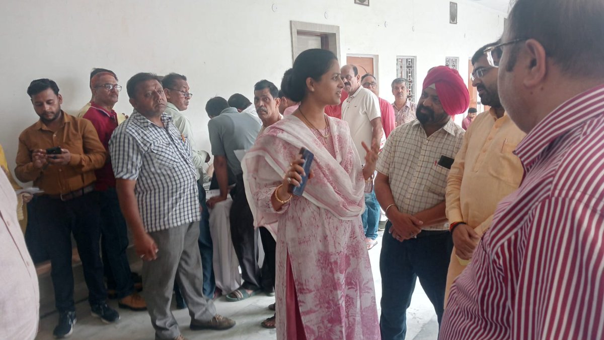mcbareilly's tweet photo. Tax Camp at modeltown today. 

@aksharmaBharat @CommissionerBa1 @amritabhijat @bareilly_nn @NagarVikas_UP https://t.co/y7ZpNfHJ5o