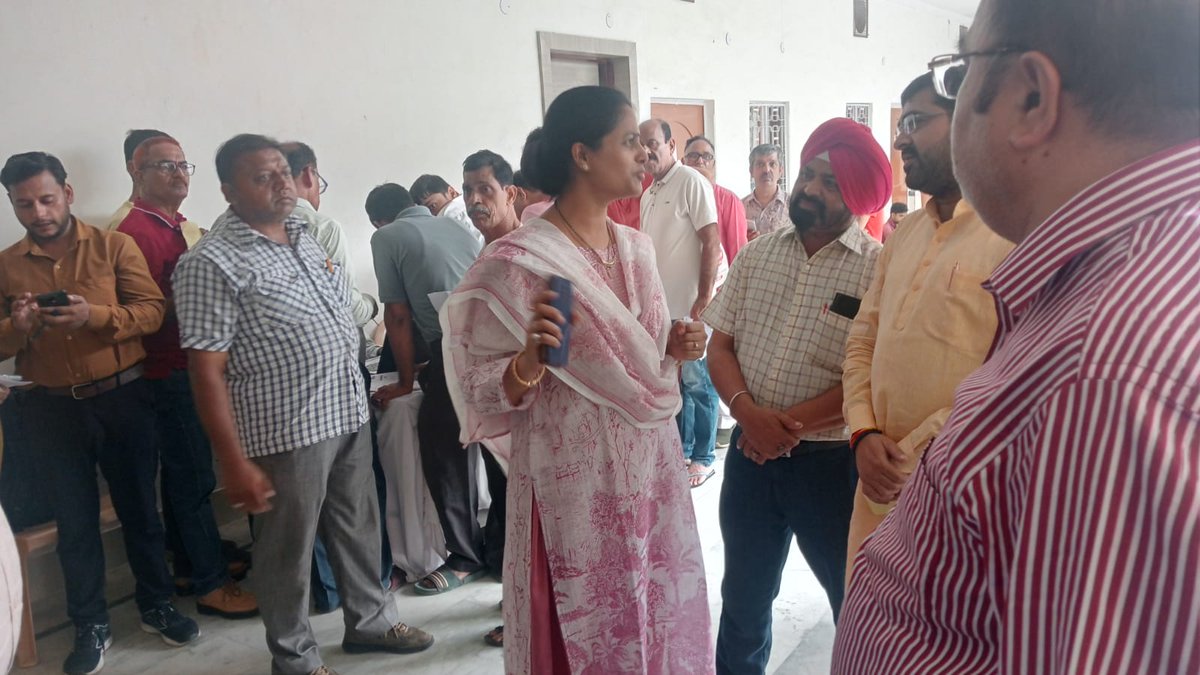 Tax Camp at modeltown today. 

<a href="/aksharmaBharat/">A K Sharma</a> <a href="/CommissionerBa1/">Commissioner, Bareilly Division</a> <a href="/amritabhijat/">Amrit Abhijat</a> <a href="/bareilly_nn/">Bareilly Nagar Nigam</a> <a href="/NagarVikas_UP/">Urban Development Department, Uttar Pradesh</a>