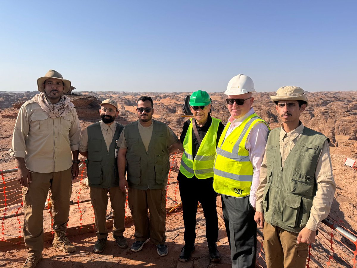 Jean-Yves Le Drian (@jy_ledrian) on Twitter photo A #AlUla depuis le début de semaine pour visiter la pépinière, le chantier Bouygues Construction pour le resort Ateliers Jean Nouvel au cœur de la réserve de Sharaan et plusieurs réalisations en cours. Des projets portés par <a href="/AF_ALULA/">Agence française pour le développement d'AlUla</a> en collaboration avec The Royal Commission A #AlUla depuis le début de semaine pour visiter la pépinière, le chantier Bouygues Construction pour le resort Ateliers Jean Nouvel au cœur de la réserve de Sharaan et plusieurs réalisations en cours. Des projets portés par <a href="/AF_ALULA/">Agence française pour le développement d'AlUla</a> en collaboration avec The Royal Commission