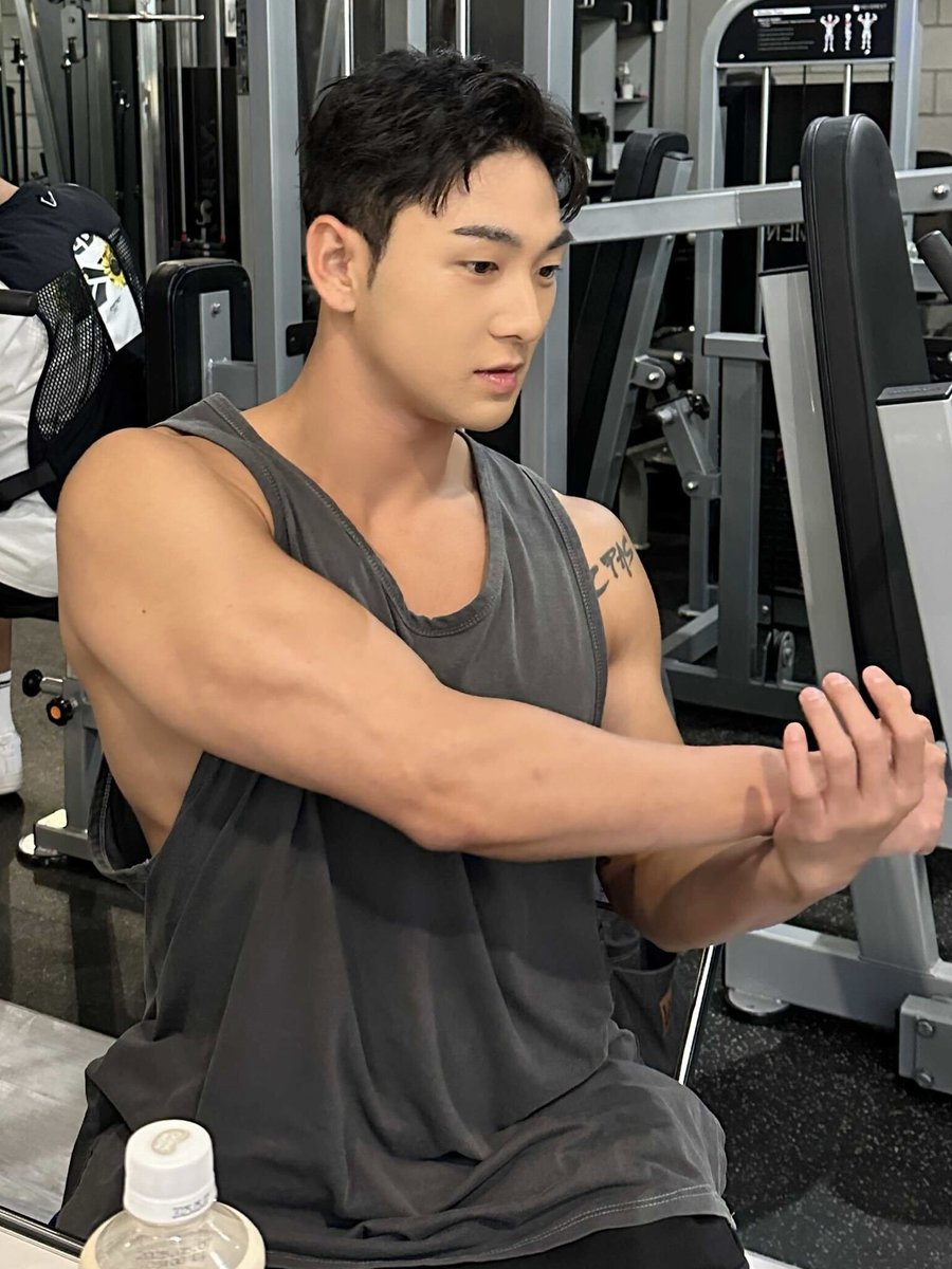 [#B_hind]
2024.09.05
#시즌비시즌 

#백호 #강동호 #BAEKHO #KANGDONGHO