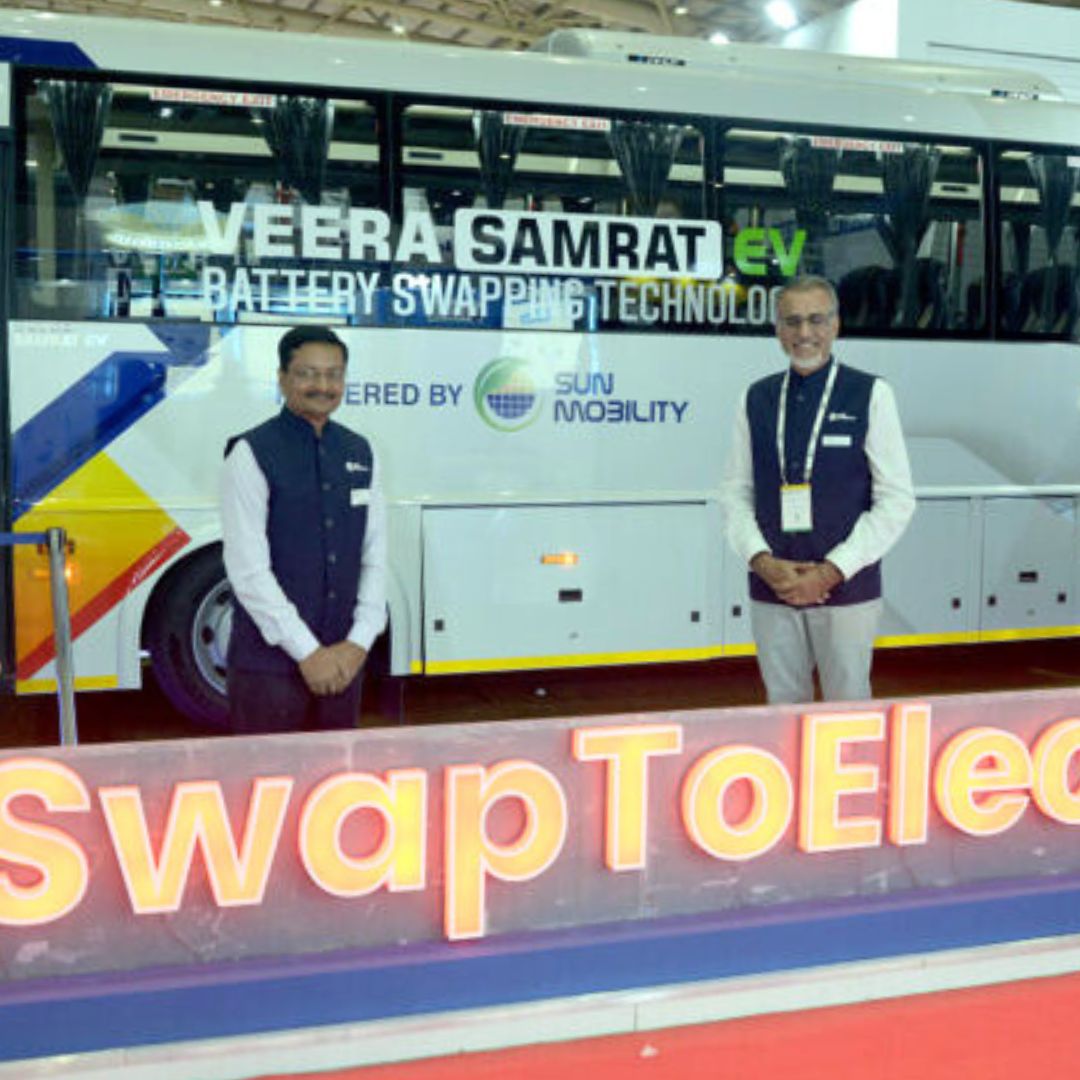 🚍 Modular Battery Swapping

Sun Mobility and Veera Vahana are revolutionizing heavy commercial vehicles with modular battery swapping, cutting downtime and boosting sustainability. 

Could this be the future of clean energy for large fleets?

#BatterySwapping #busworld