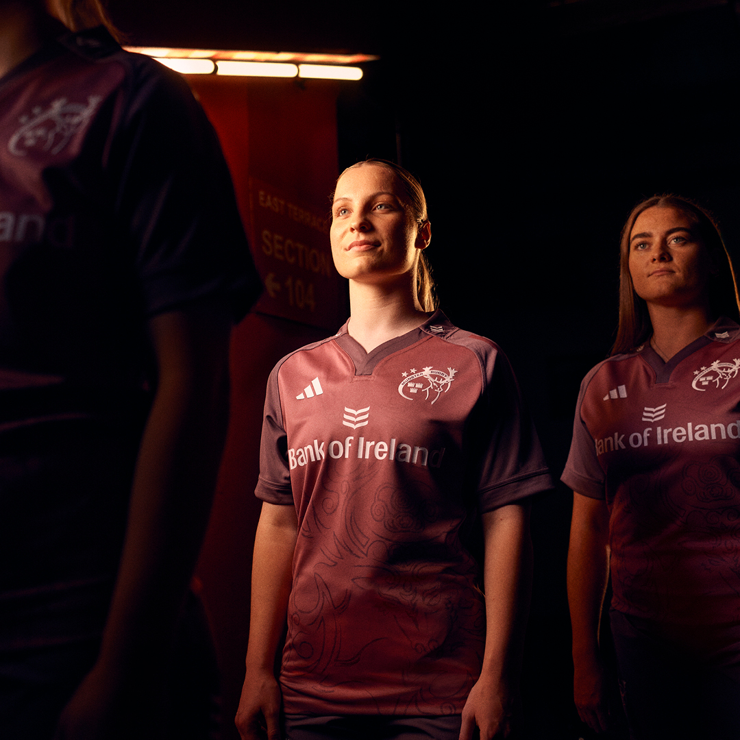 Munsterrugby's tweet photo. It's all in the details 🪡

Get ready for our Investec @ChampionsCup fixtures this Season 😤

#SUAF 🔴 | @adidas |#LifeStyleSports