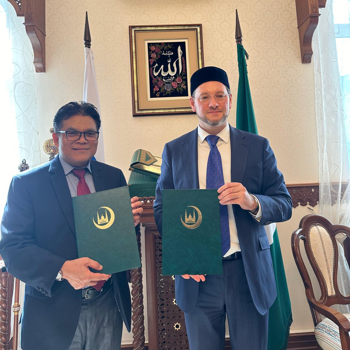 KBRI MOSKOW (@kbrimoskow) on Twitter photo UIN Jakarta dan Institut Islam Moskow tandatangani kerjasama (2.9.2024).
<a href="/Kemlu_RI/">MoFA Indonesia</a>
#Indonesiainrussia
instagram.com/p/C_cwDKLsUDH/… UIN Jakarta dan Institut Islam Moskow tandatangani kerjasama (2.9.2024).
<a href="/Kemlu_RI/">MoFA Indonesia</a>
#Indonesiainrussia
instagram.com/p/C_cwDKLsUDH/…